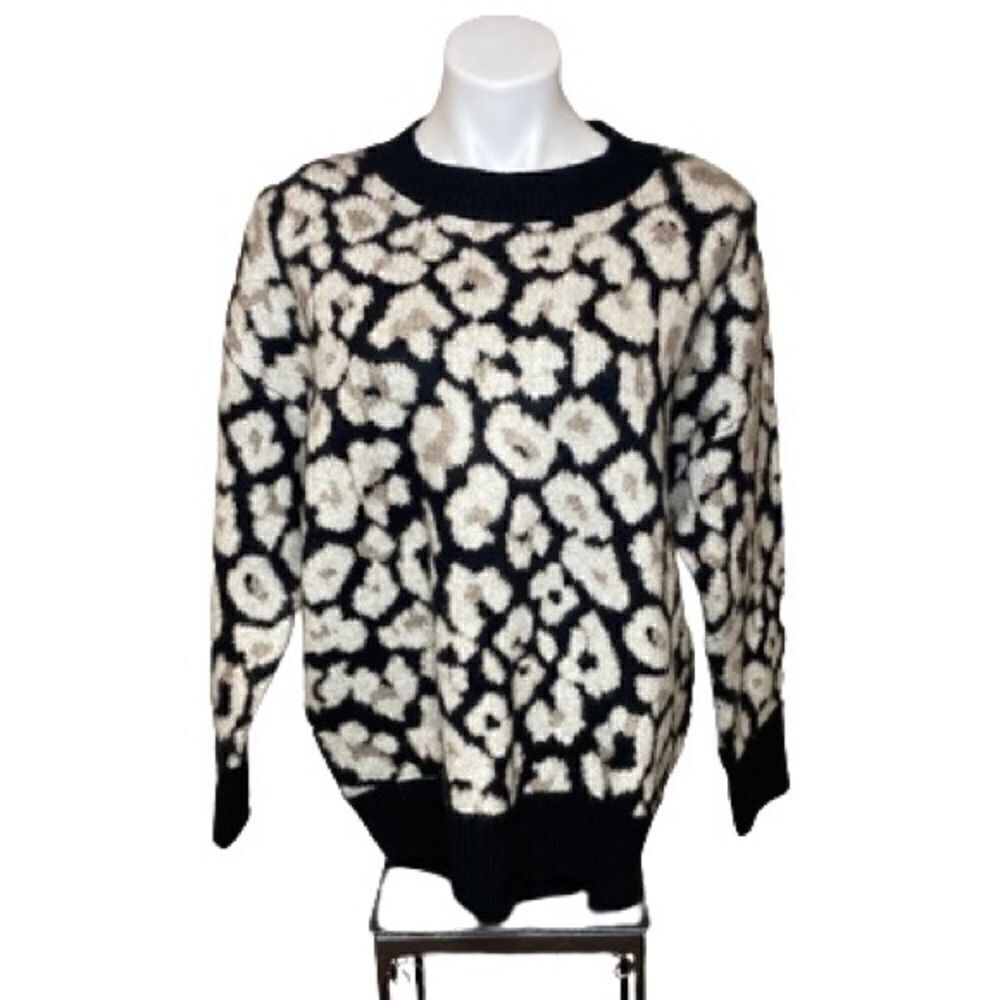 Vince Camuto NWT leopard/ cheetah animal print crew neck sweater size M